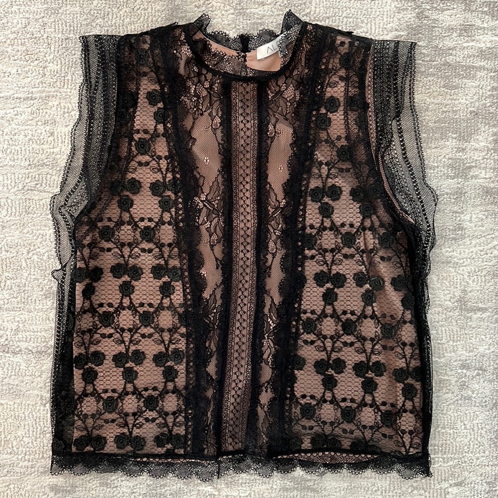 Alexis lace sleeves top sz S